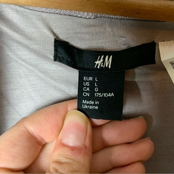 [H&M] Gray Metallic Silver Open Front 3/4 Sleeve Padded Shoulder Blazer - Picture 4 of 8